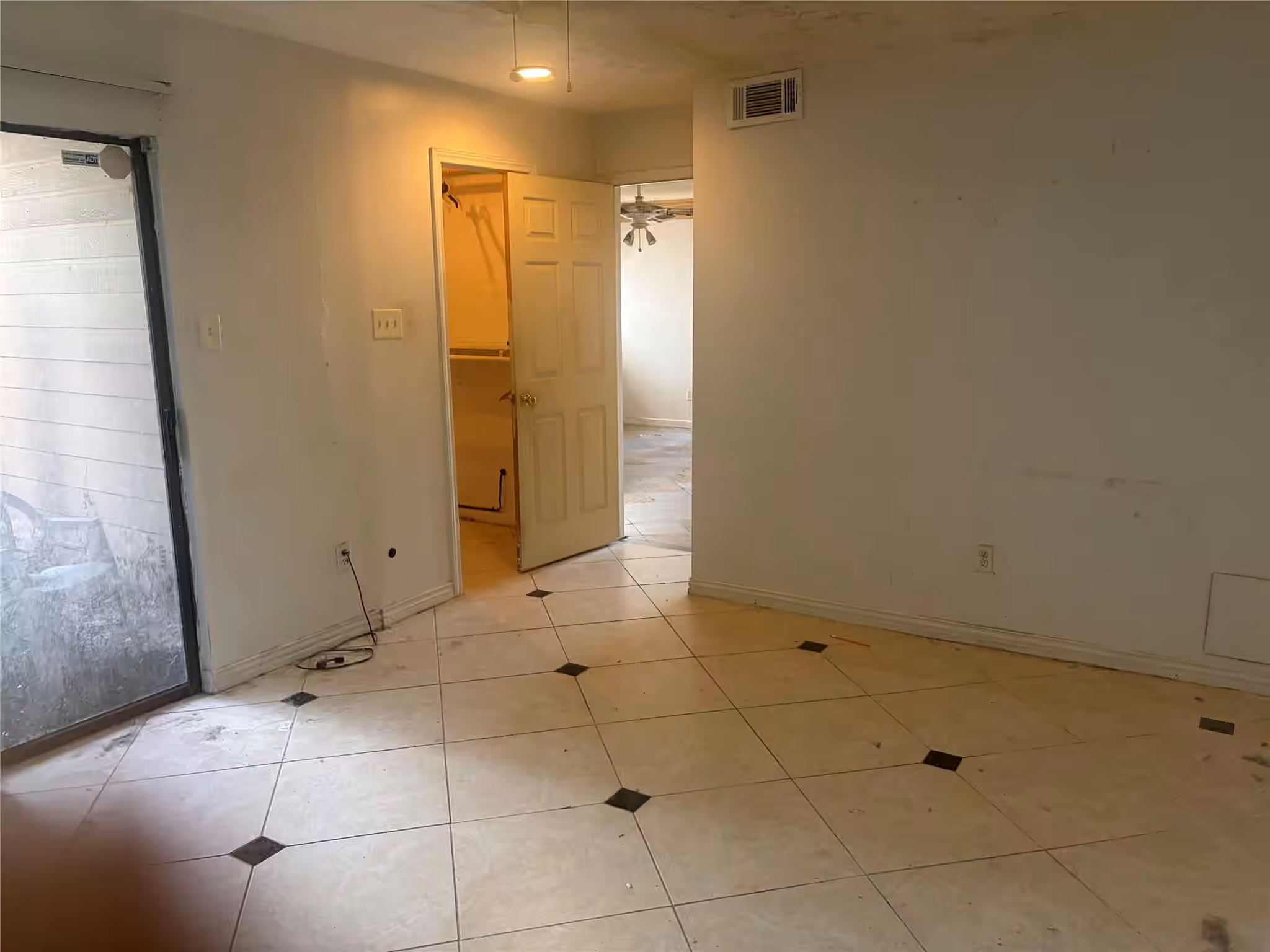 Photo 5 of 6701 Sands Point Drive 63, Houston, TX