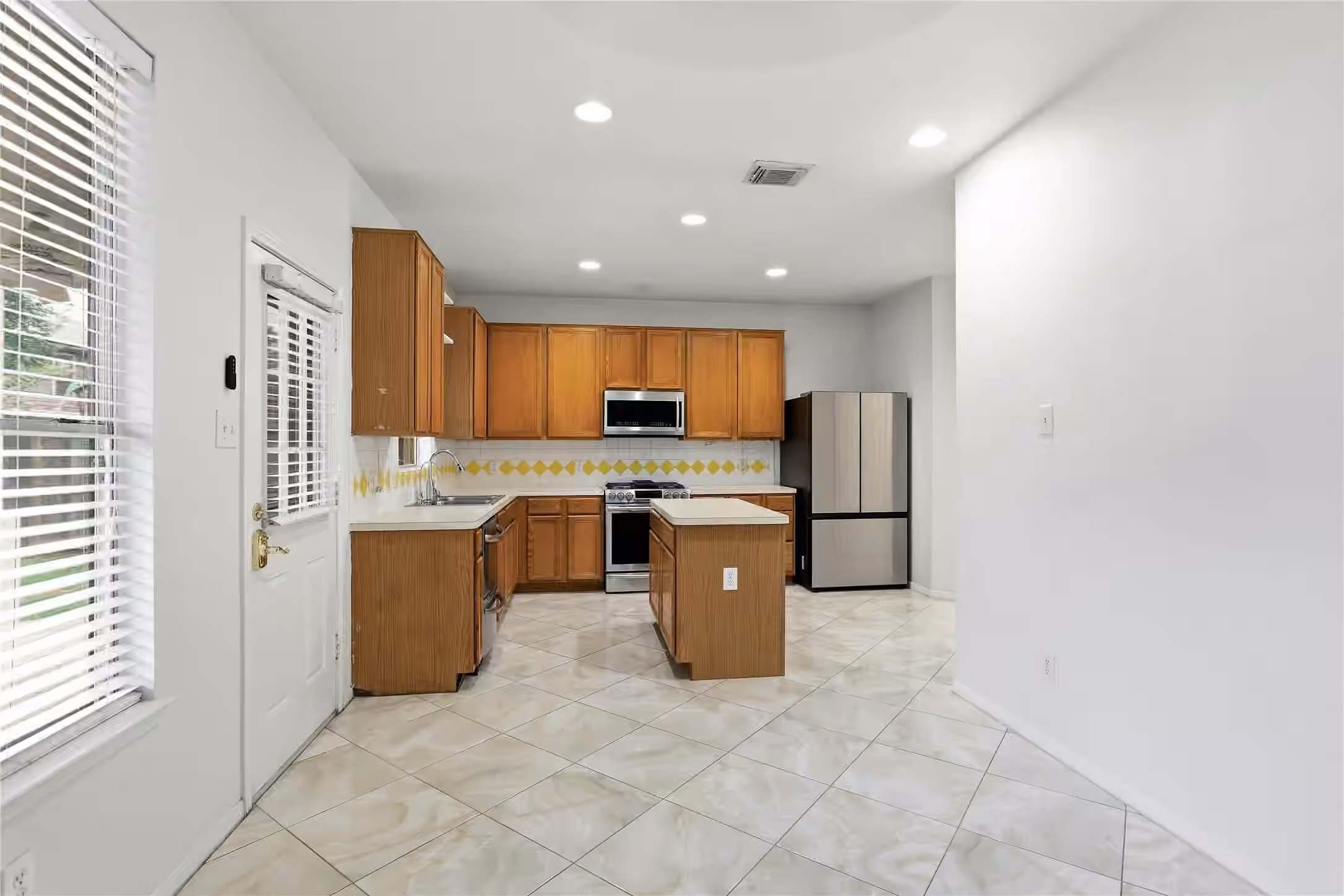 Photo 7 of 14419 Heron Marsh Drive, Cypress, TX