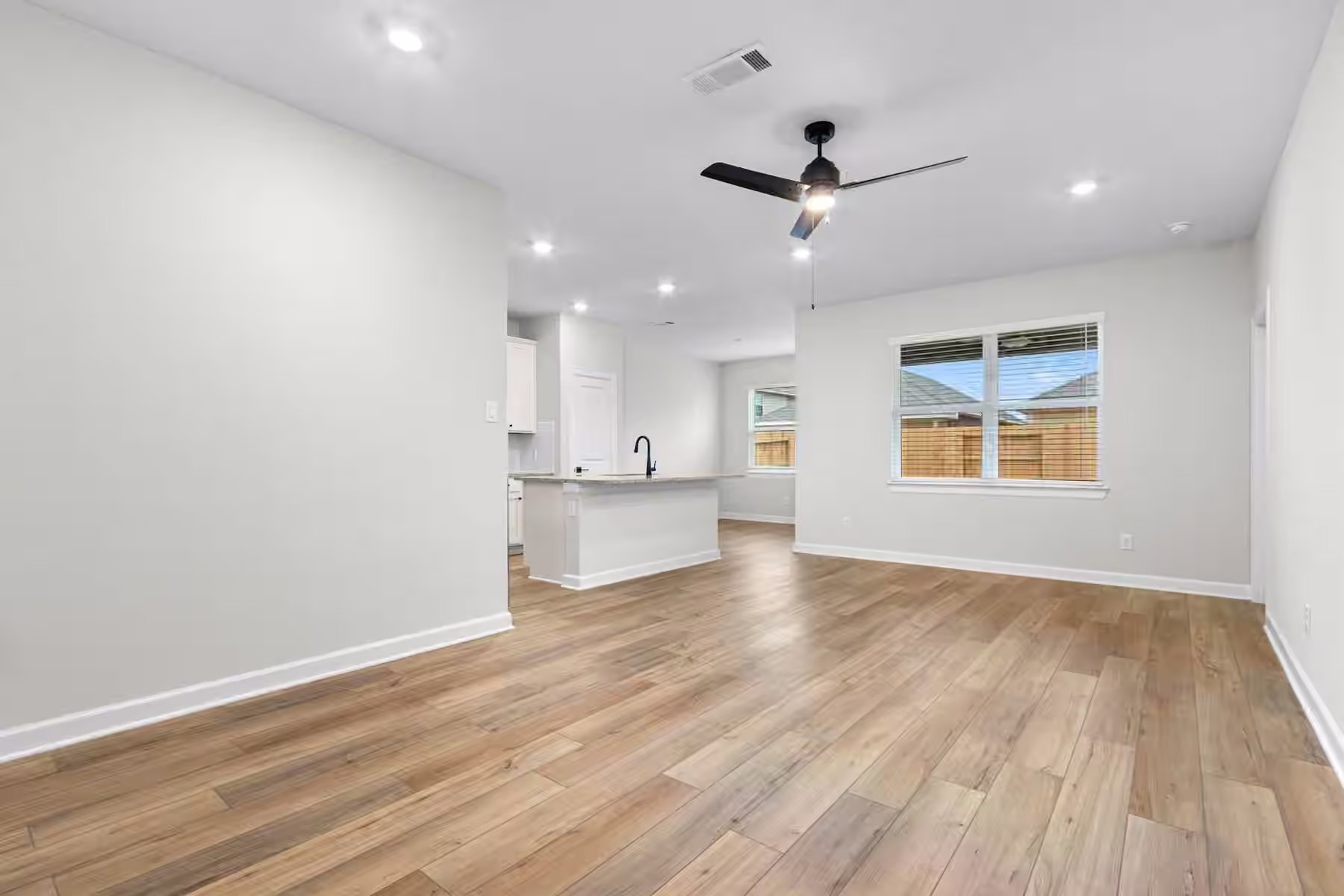 Photo 4 of 1127 Campside Drive, Beasley, TX