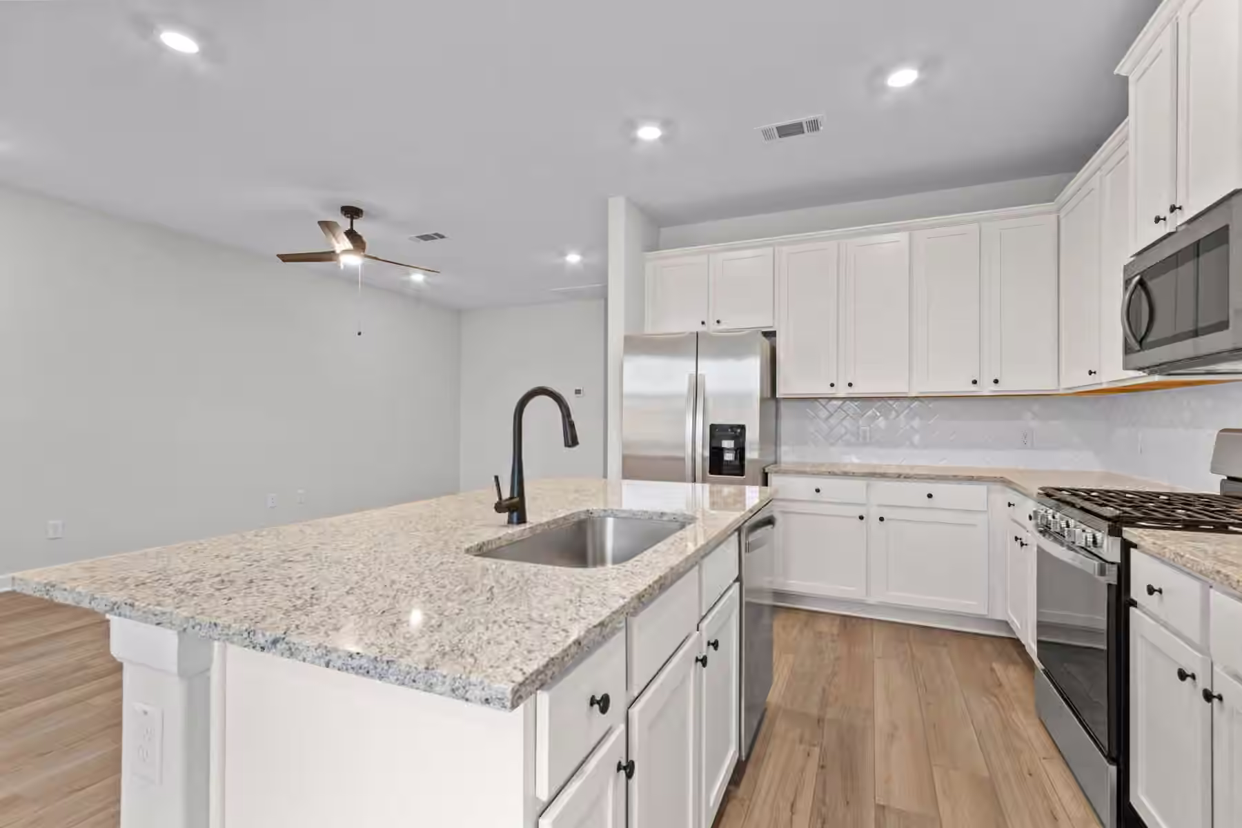 Photo 5 of 1127 Campside Drive, Beasley, TX