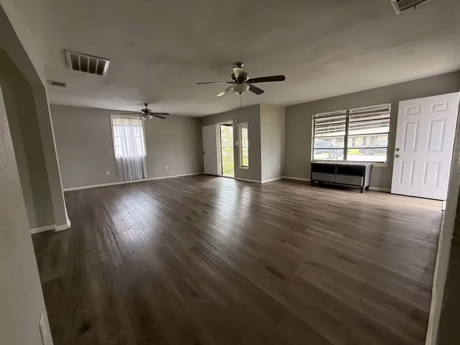 Photo 5 of 10341 Caxton Street, Houston, TX