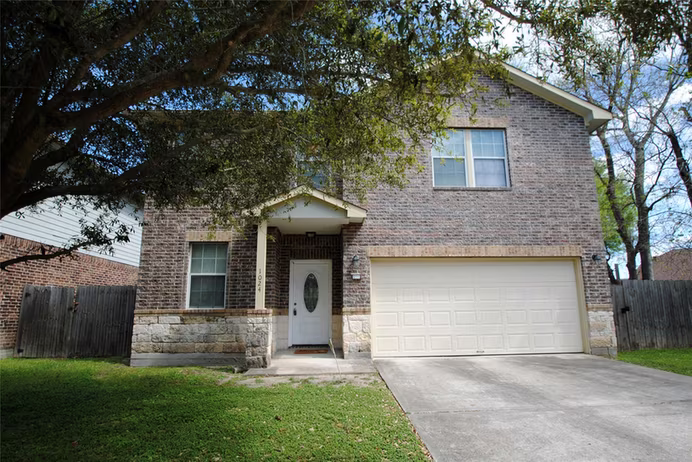 Photo 2 of 1024 Lexington Boulevard, Missouri City, TX