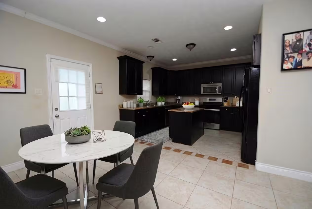 Photo 3 of 1024 Lexington Boulevard, Missouri City, TX
