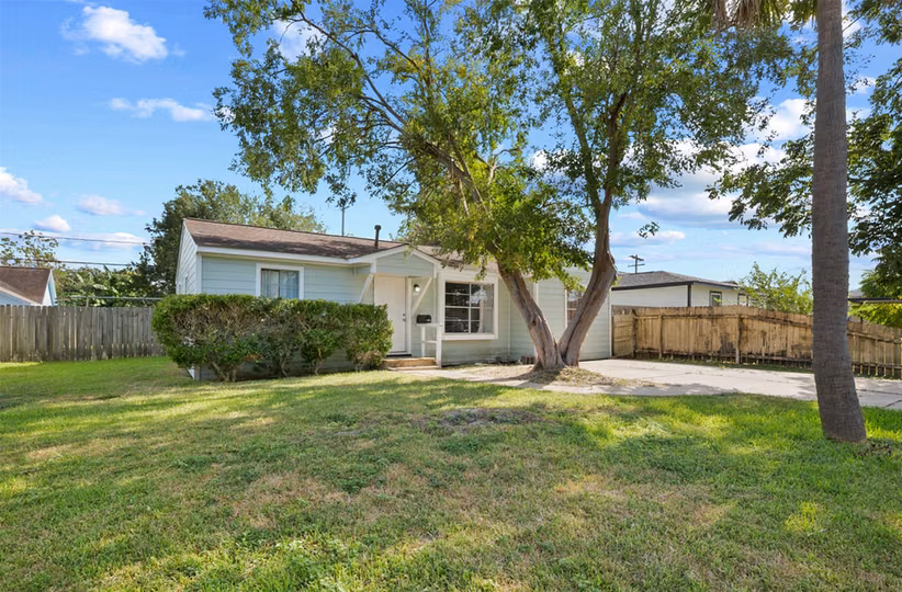 Photo 3 of 7406 Elbridge Lane, Houston, TX
