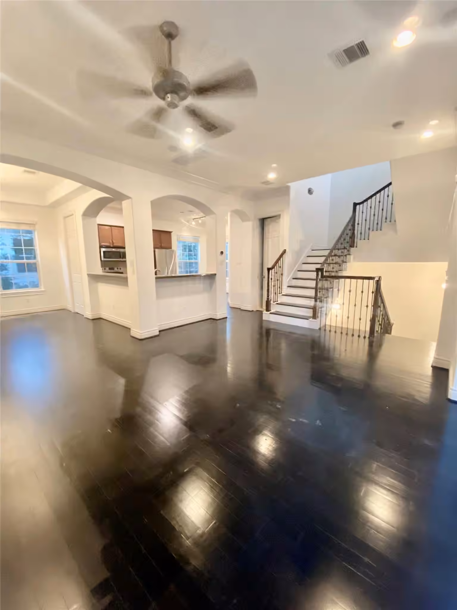 Photo 3 of 2723 Sherwin, Houston, TX