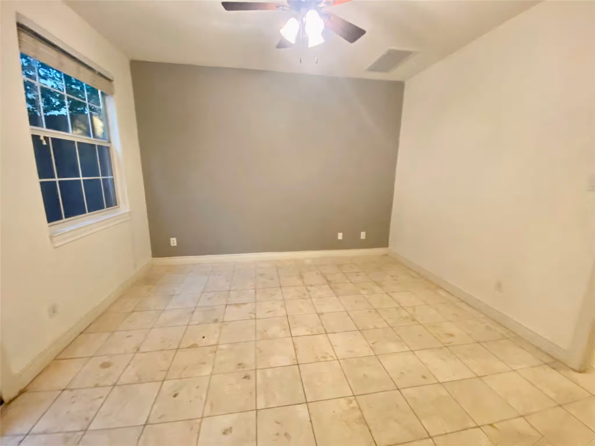 Photo 6 of 2723 Sherwin, Houston, TX