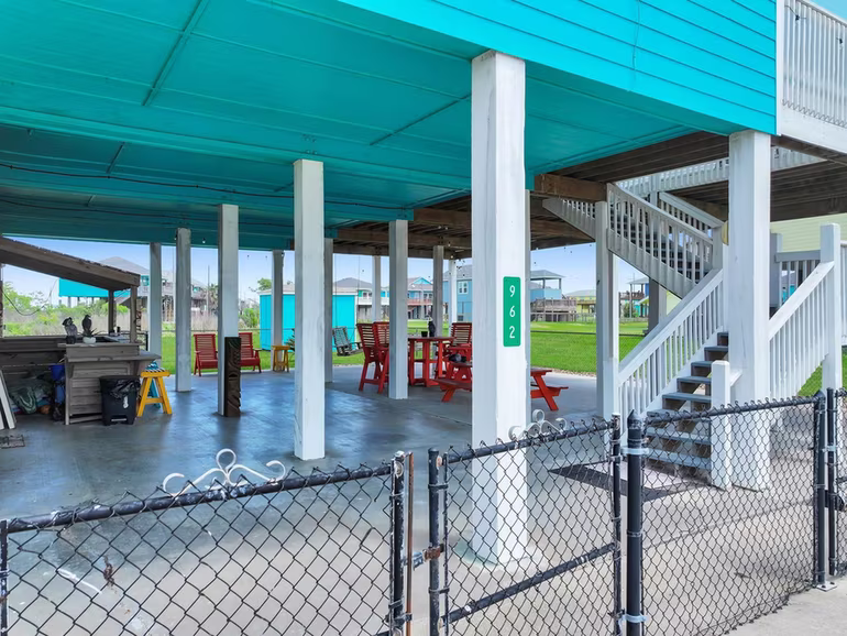 Photo 3 of 962 Surfside Drive, Crystal Beach, TX