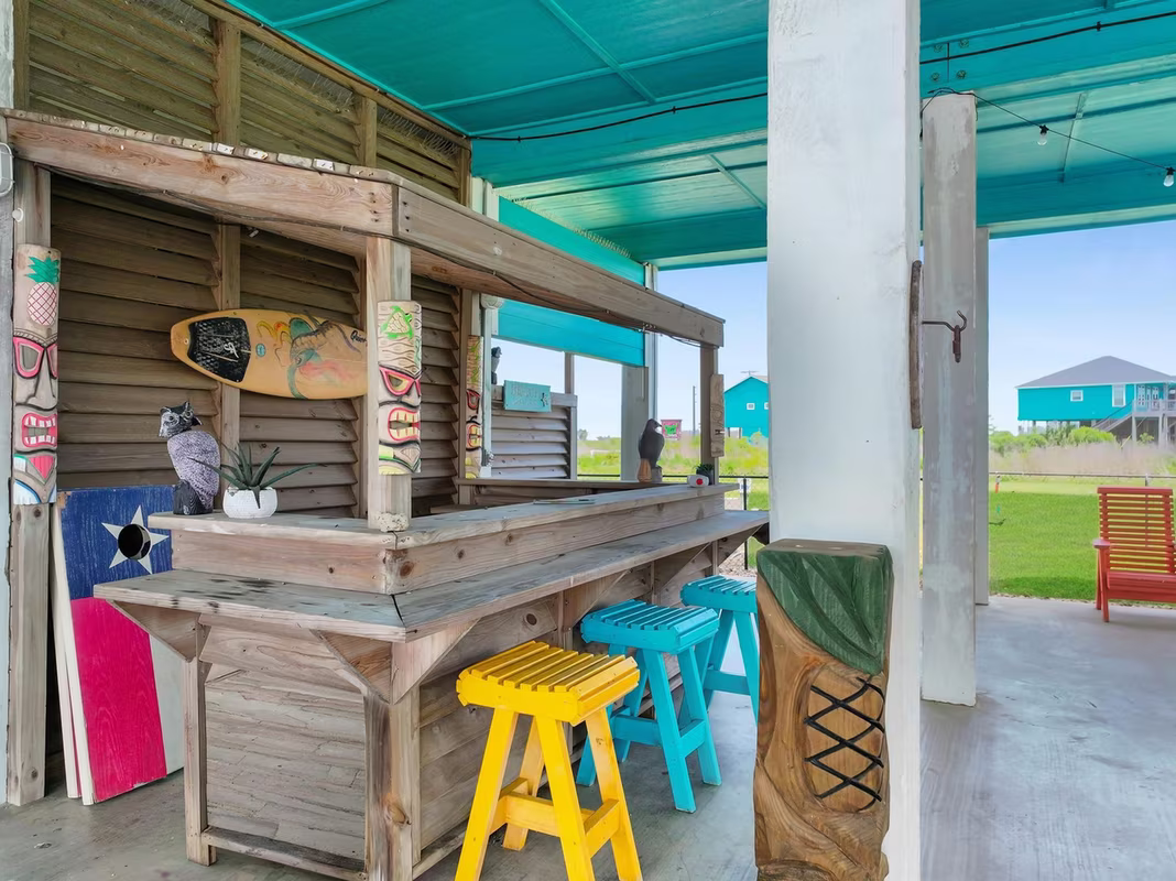 Photo 4 of 962 Surfside Drive, Crystal Beach, TX