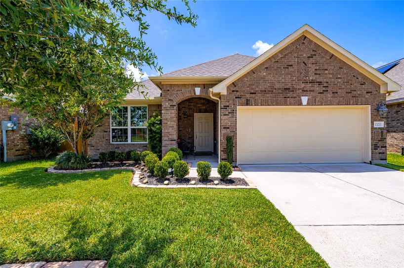 Photo of 13213 Anchor Isle Court, Texas City, TX