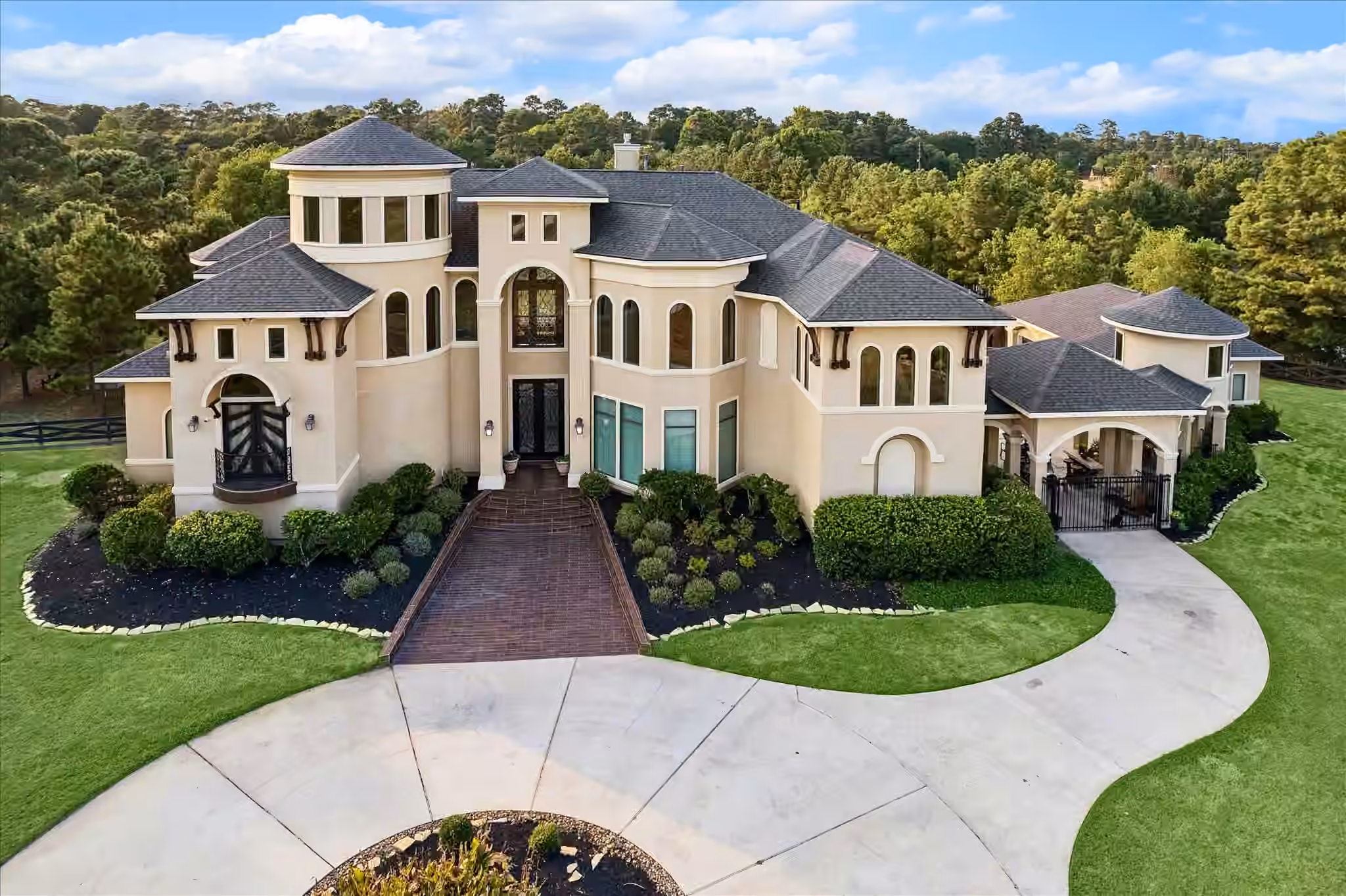 Photo of 522 Meadow Lake Drive, Magnolia, TX 77355
