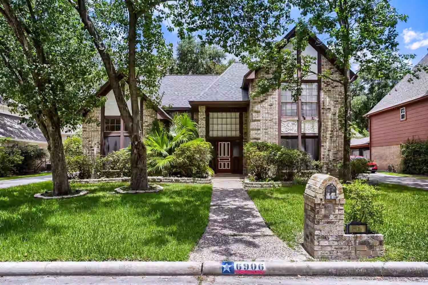 Photo 2 of 6906 Mossridge Drive, Houston, TX