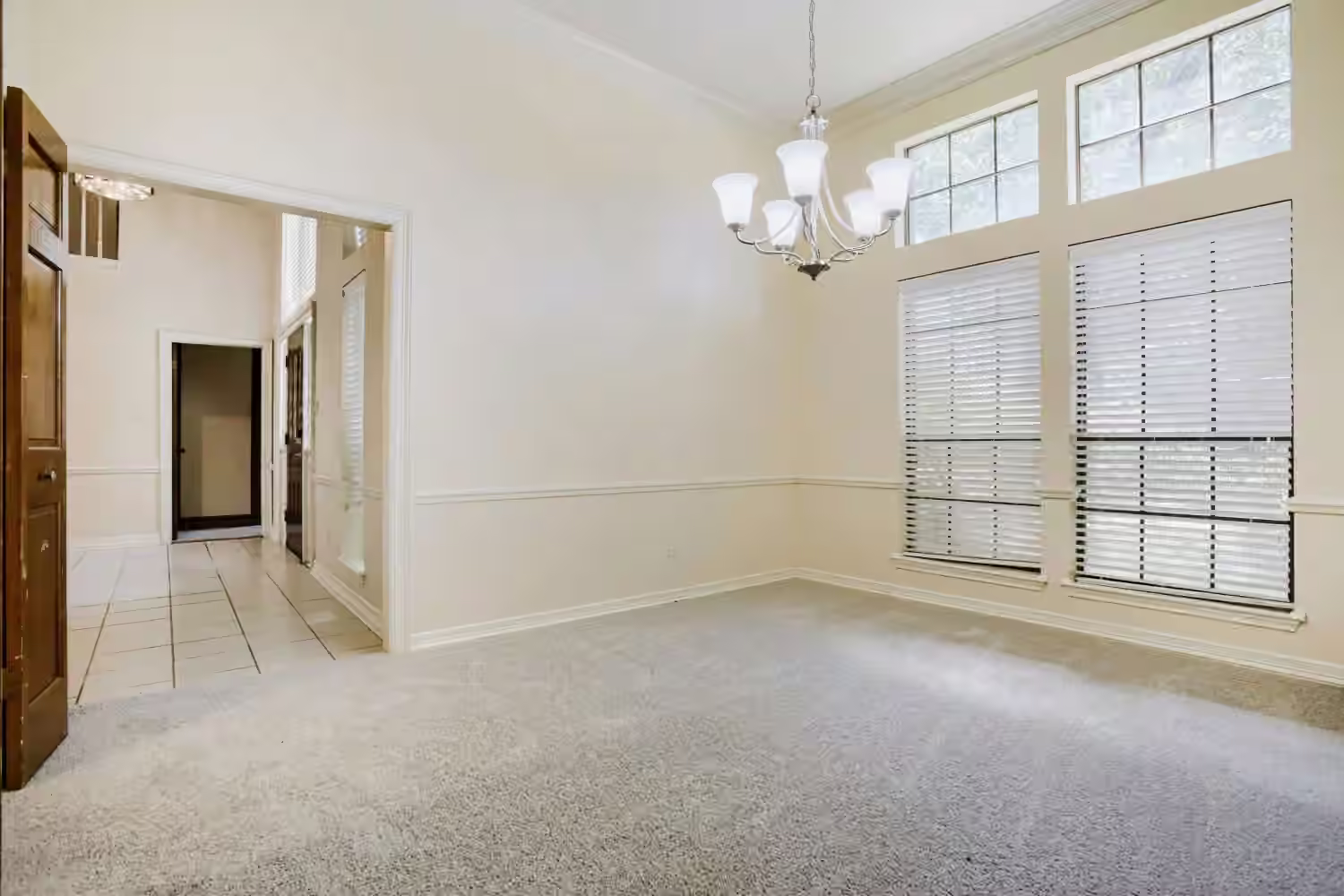 Photo 5 of 6906 Mossridge Drive, Houston, TX