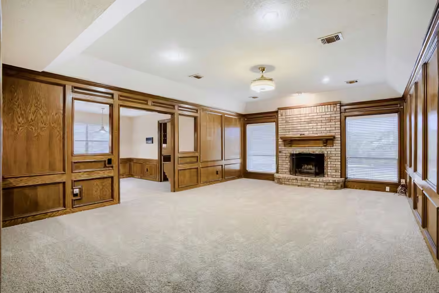 Photo 7 of 6906 Mossridge Drive, Houston, TX