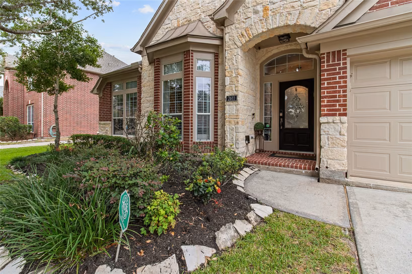 Photo 2 of 2611 Brightlake Way Lane, Pearland, TX