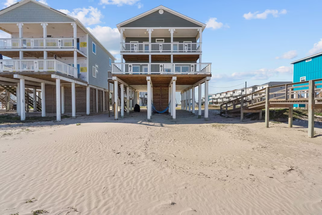 Photo of 103 W Palm Street, Surfside Beach, TX