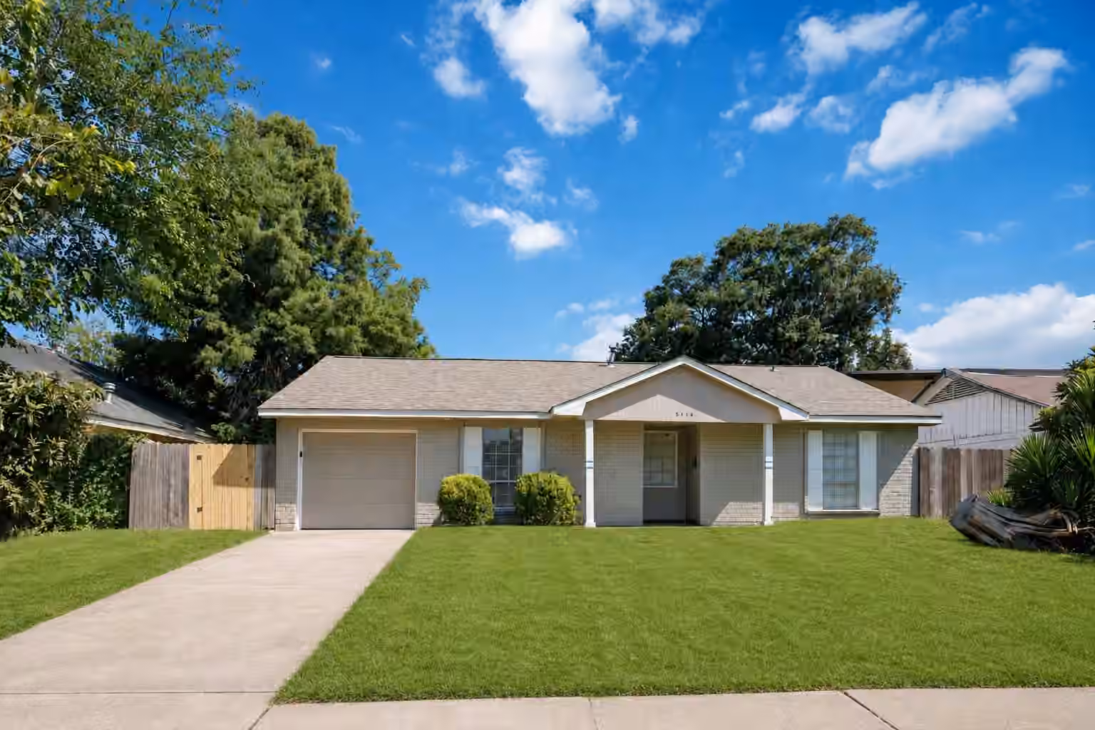 Photo of 5114 Heatherbrook Drive, Houston, TX