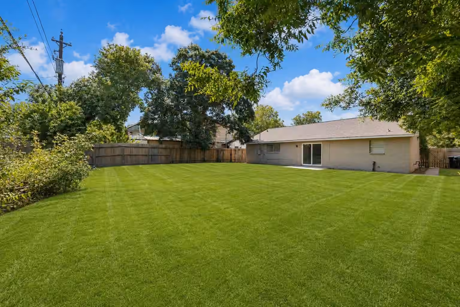 Photo 2 of 5114 Heatherbrook Drive, Houston, TX