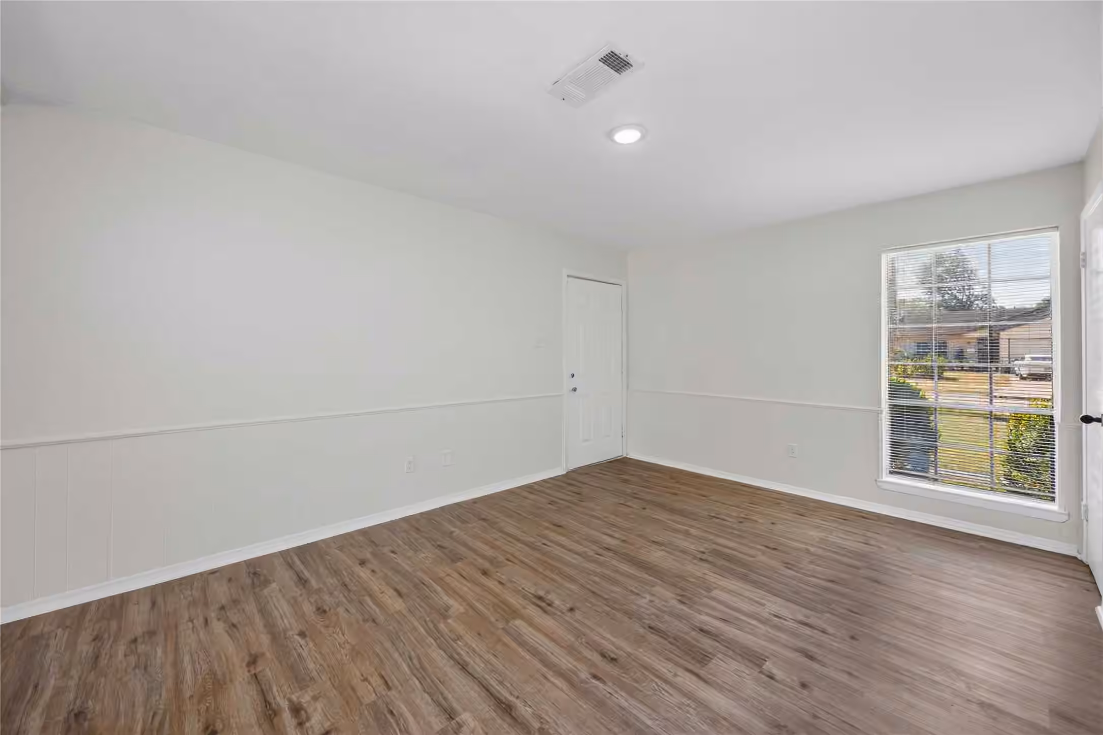 Photo 6 of 5114 Heatherbrook Drive, Houston, TX