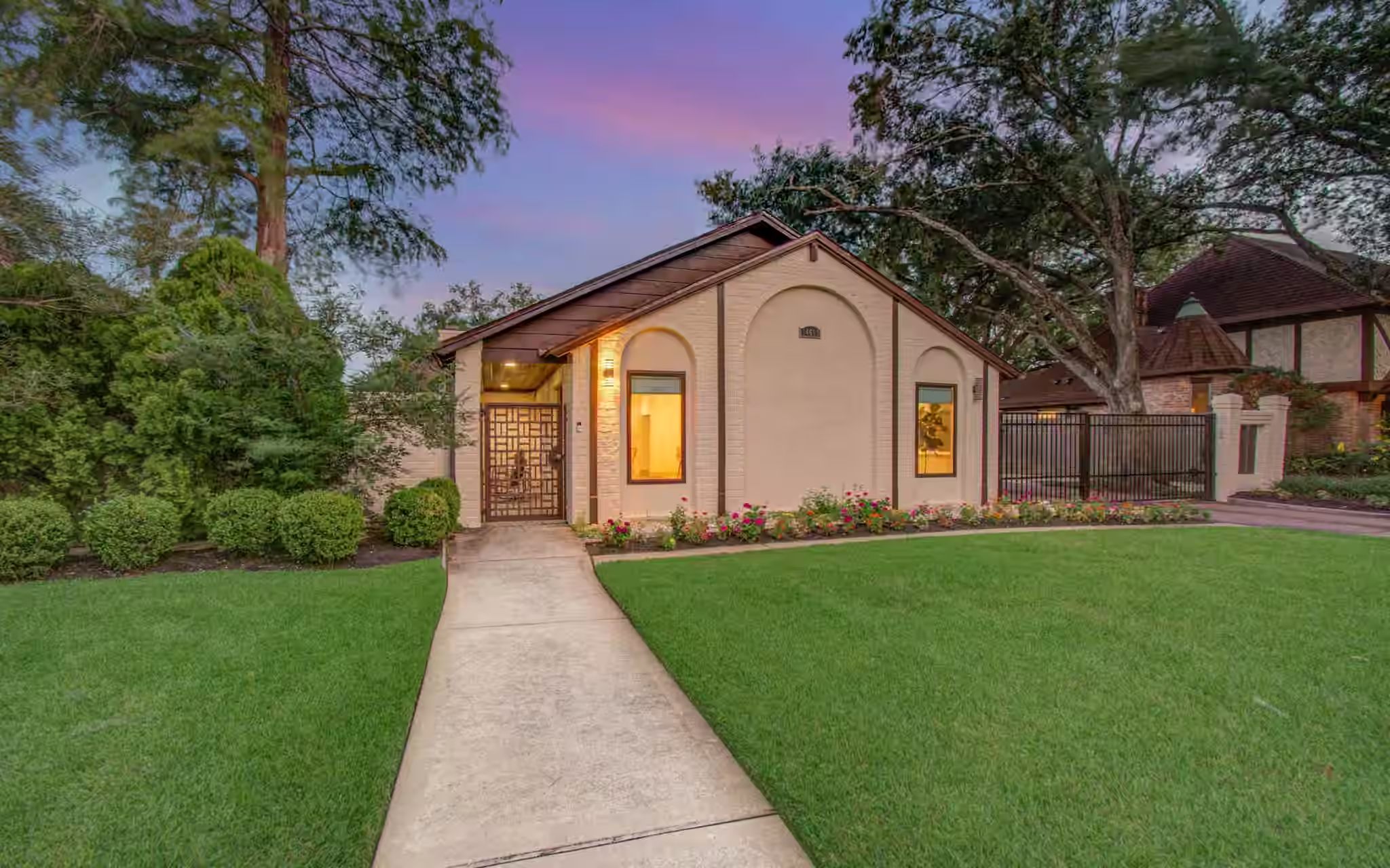 Photo 2 of 14603 Carolcrest Drive, Houston, TX