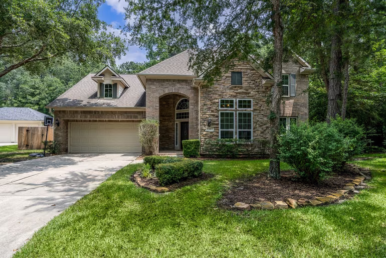 Photo 2 of 11 Dahlia Trail Place, The Woodlands, TX