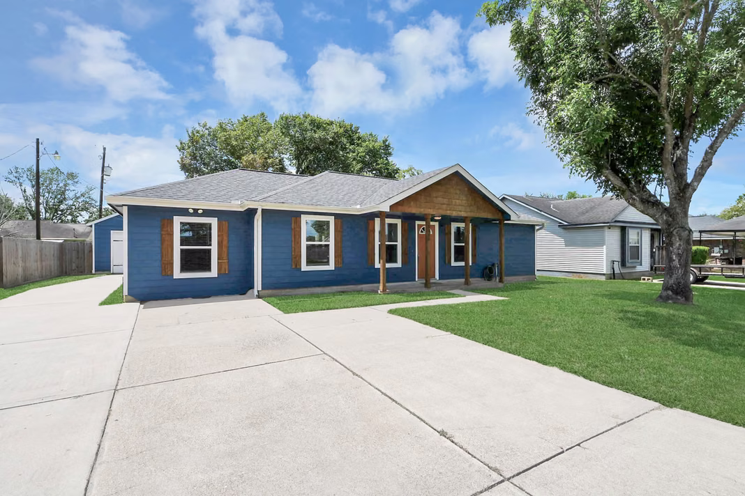Photo of 19038 County Road 669d C669d, Alvin, TX 77511