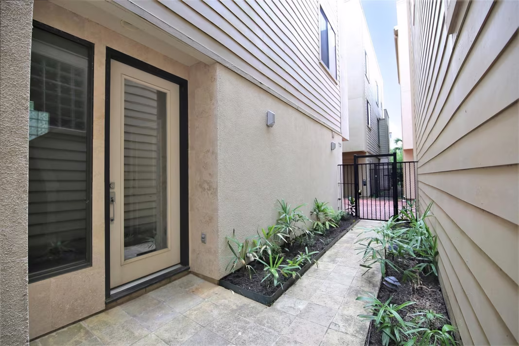 Photo 4 of 723 Reinerman, Houston, TX