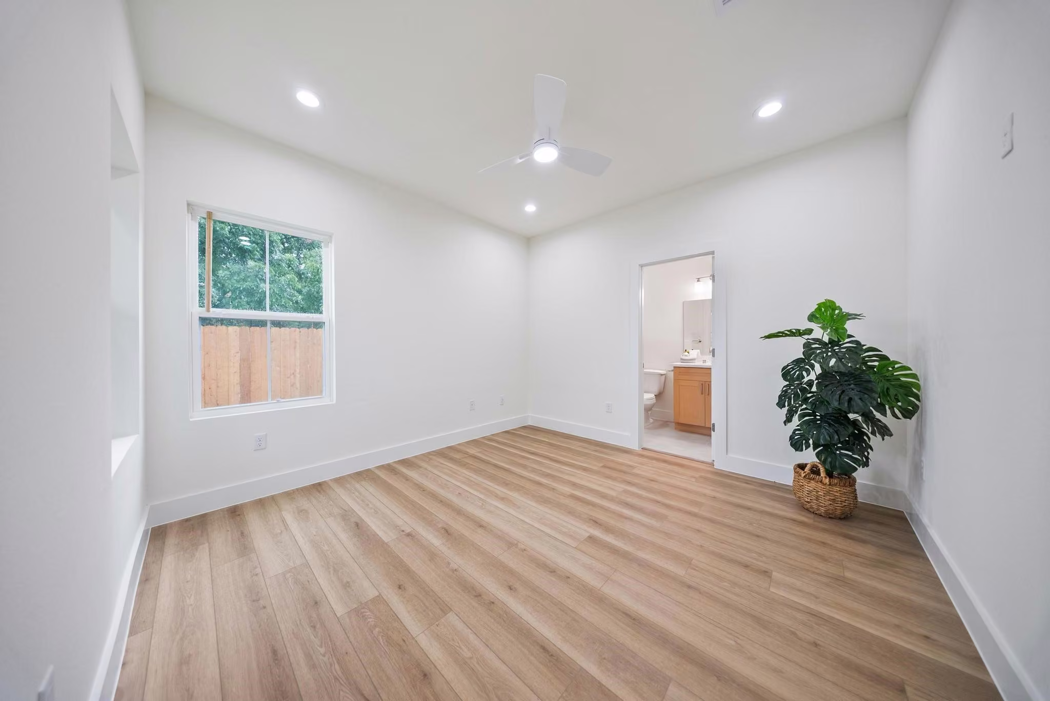 Photo 5 of 1106 Weiss Street, Houston, TX
