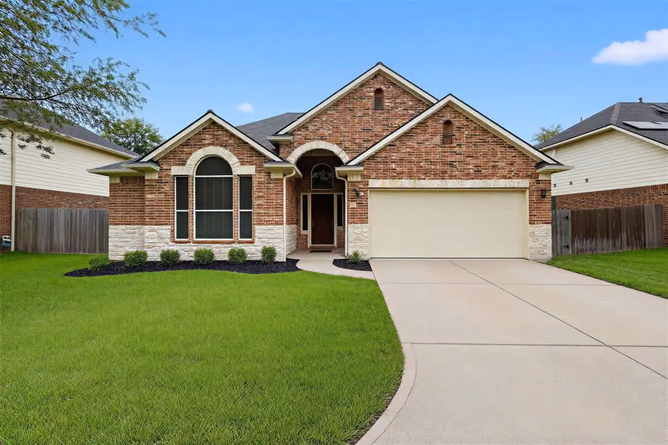 Photo 2 of 25710 Crisp Spring Lane, Spring, TX