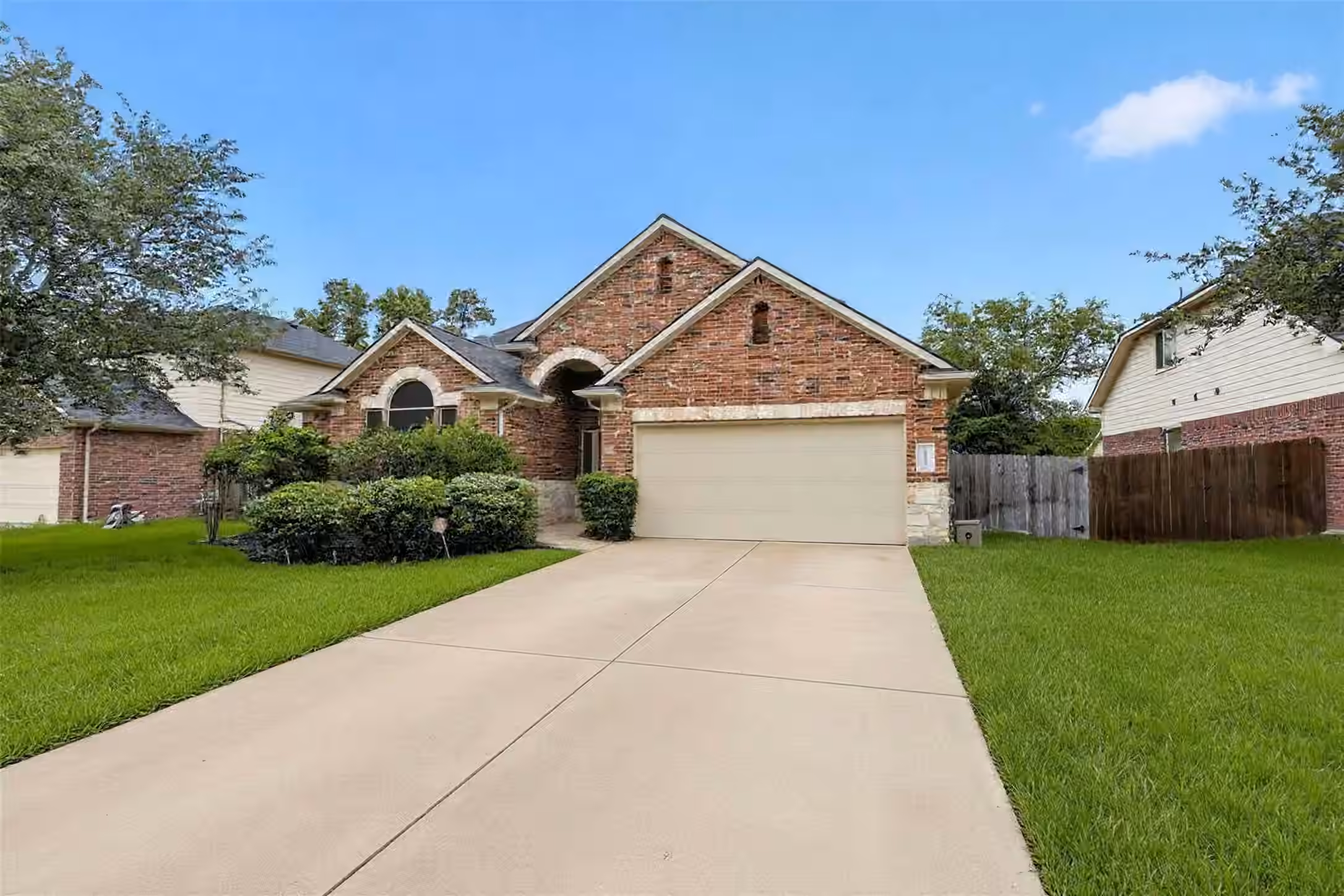 Photo 4 of 25710 Crisp Spring Lane, Spring, TX