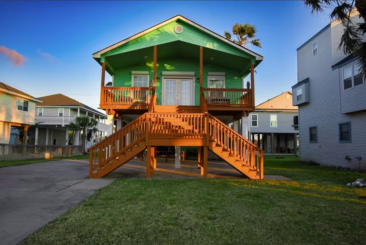 Photo of 13714 Pirates Beach Boulevard, Galveston, TX