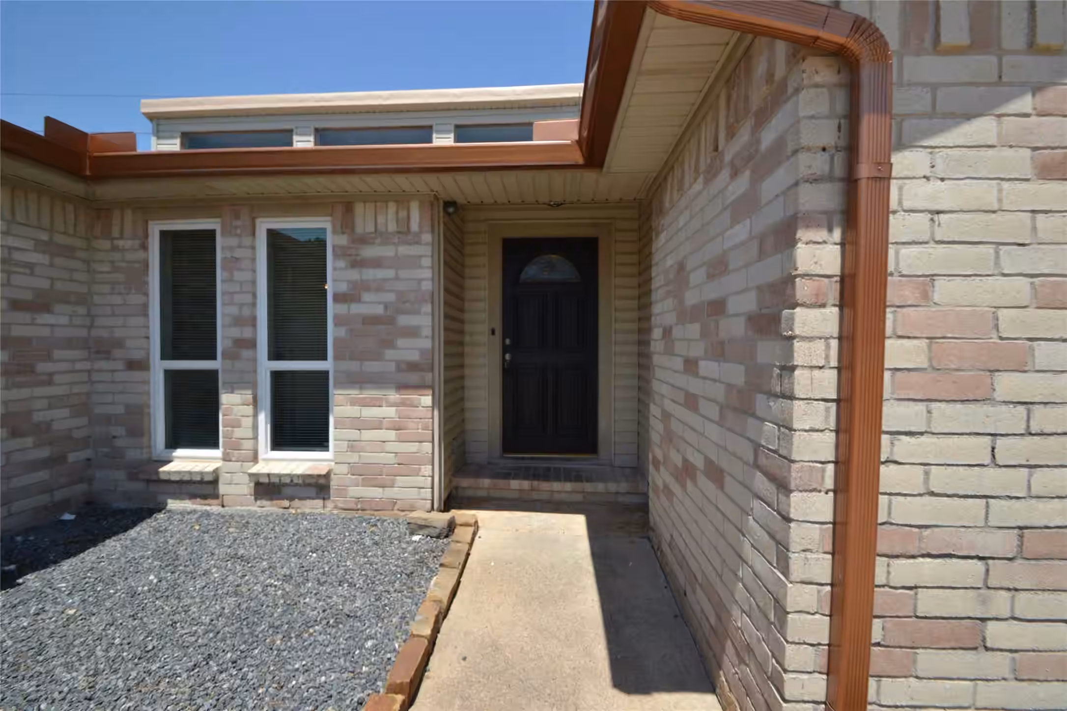 Photo 2 of 15718 FOX SPRINGS Drive, Houston, TX