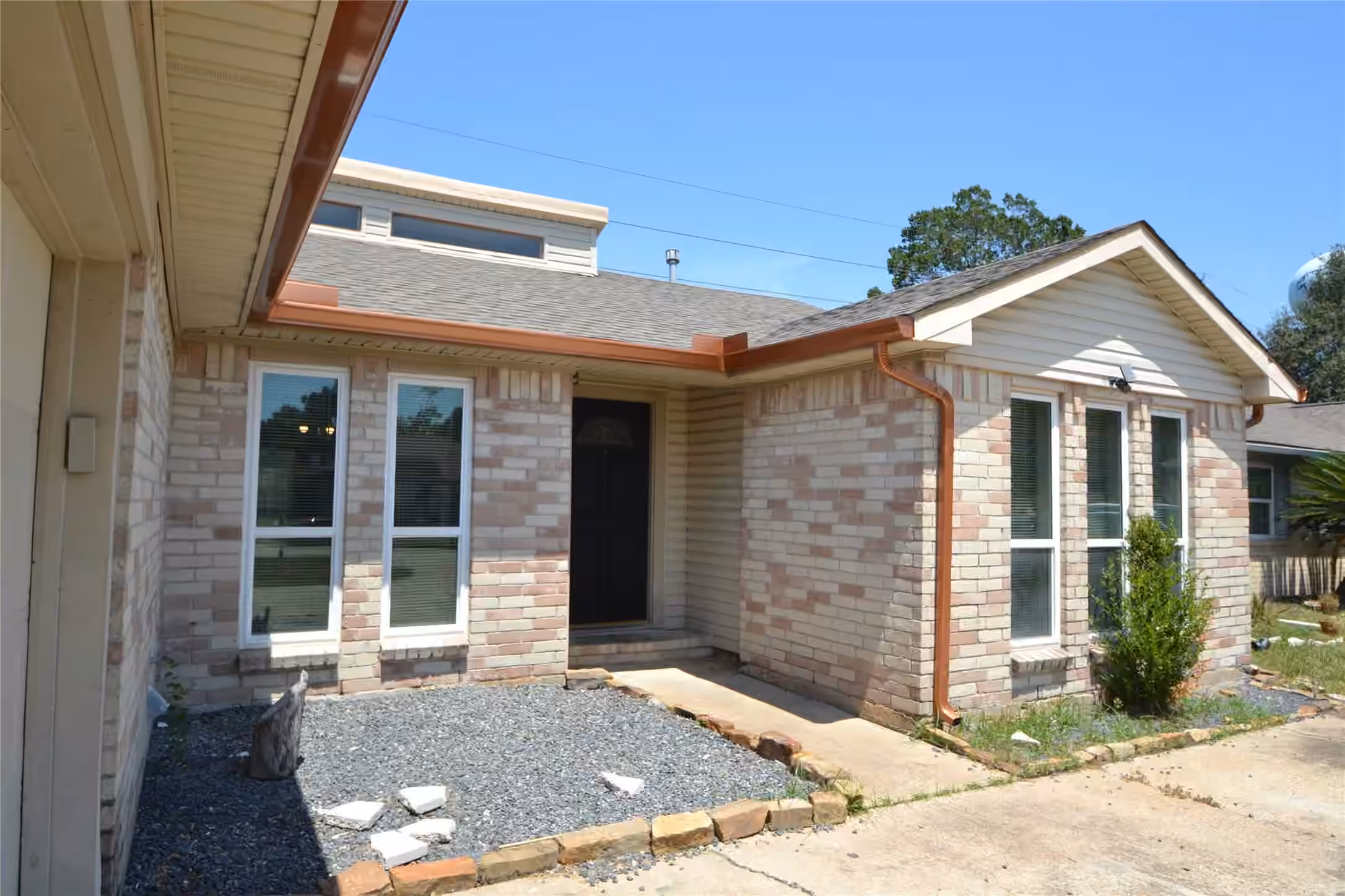 Photo 3 of 15718 FOX SPRINGS Drive, Houston, TX