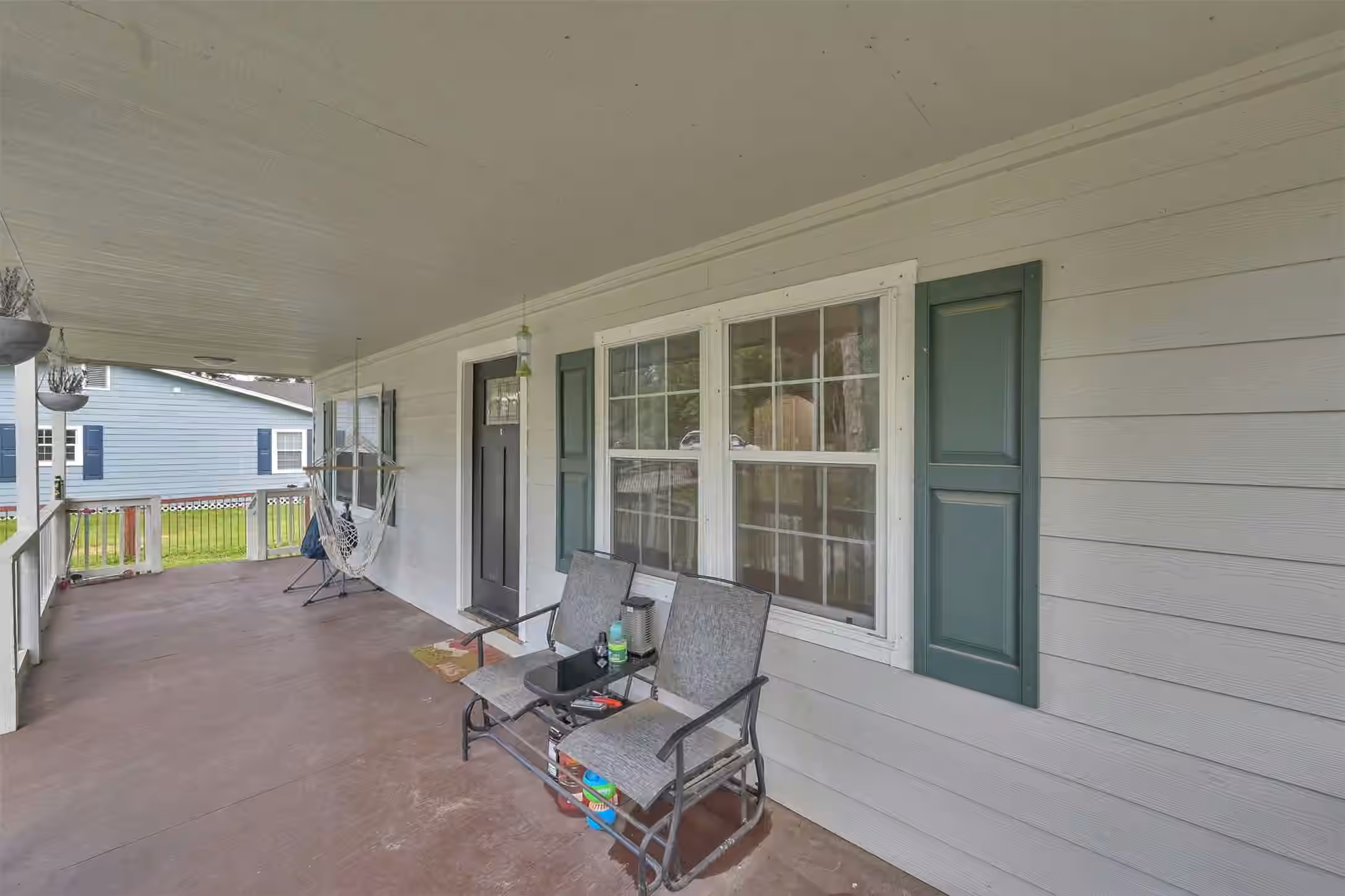 Photo 3 of 216 S Magnolia Drive, Conroe, TX