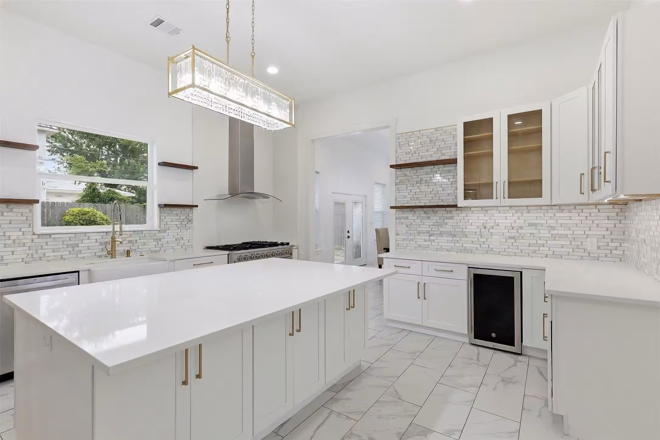 Photo 6 of 8006 Longridge Drive, Houston, TX