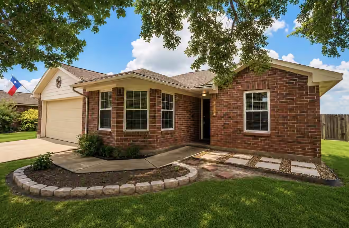 Photo of 2124 Tower Bridge Road, Pearland, TX 77581
