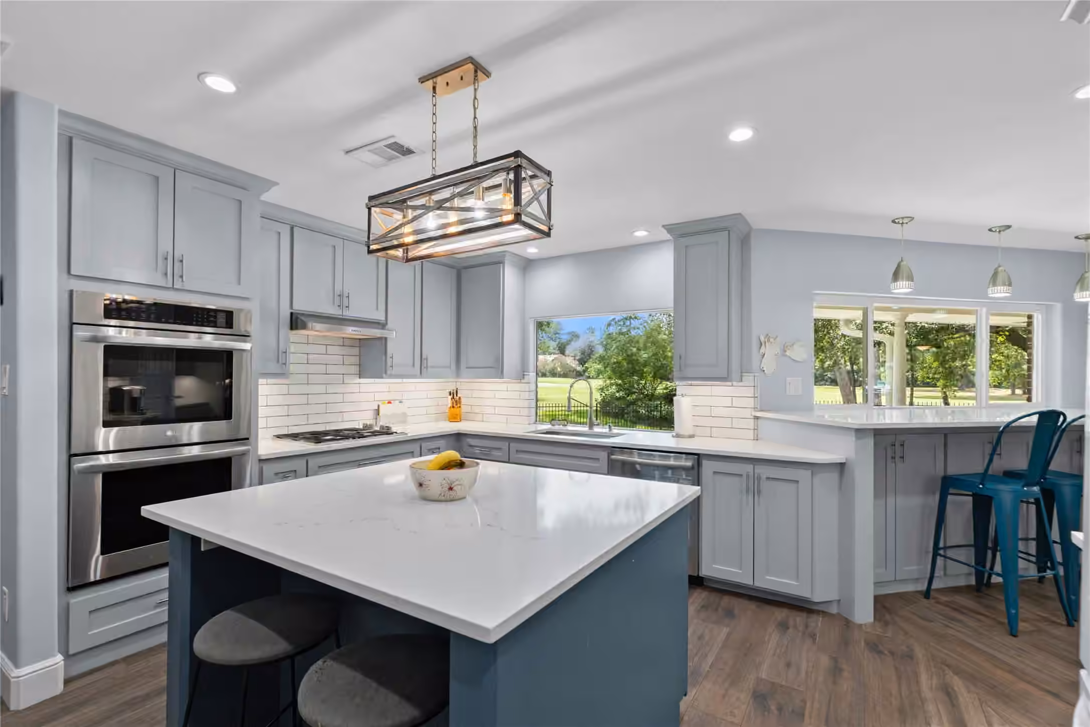Photo 6 of 5911 Masters Drive, Houston, TX