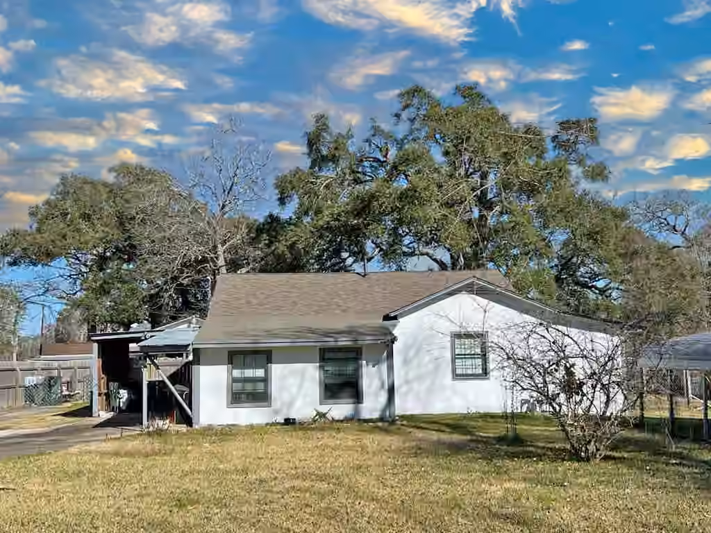 Photo of 1272 Pecan Street, Clute, TX