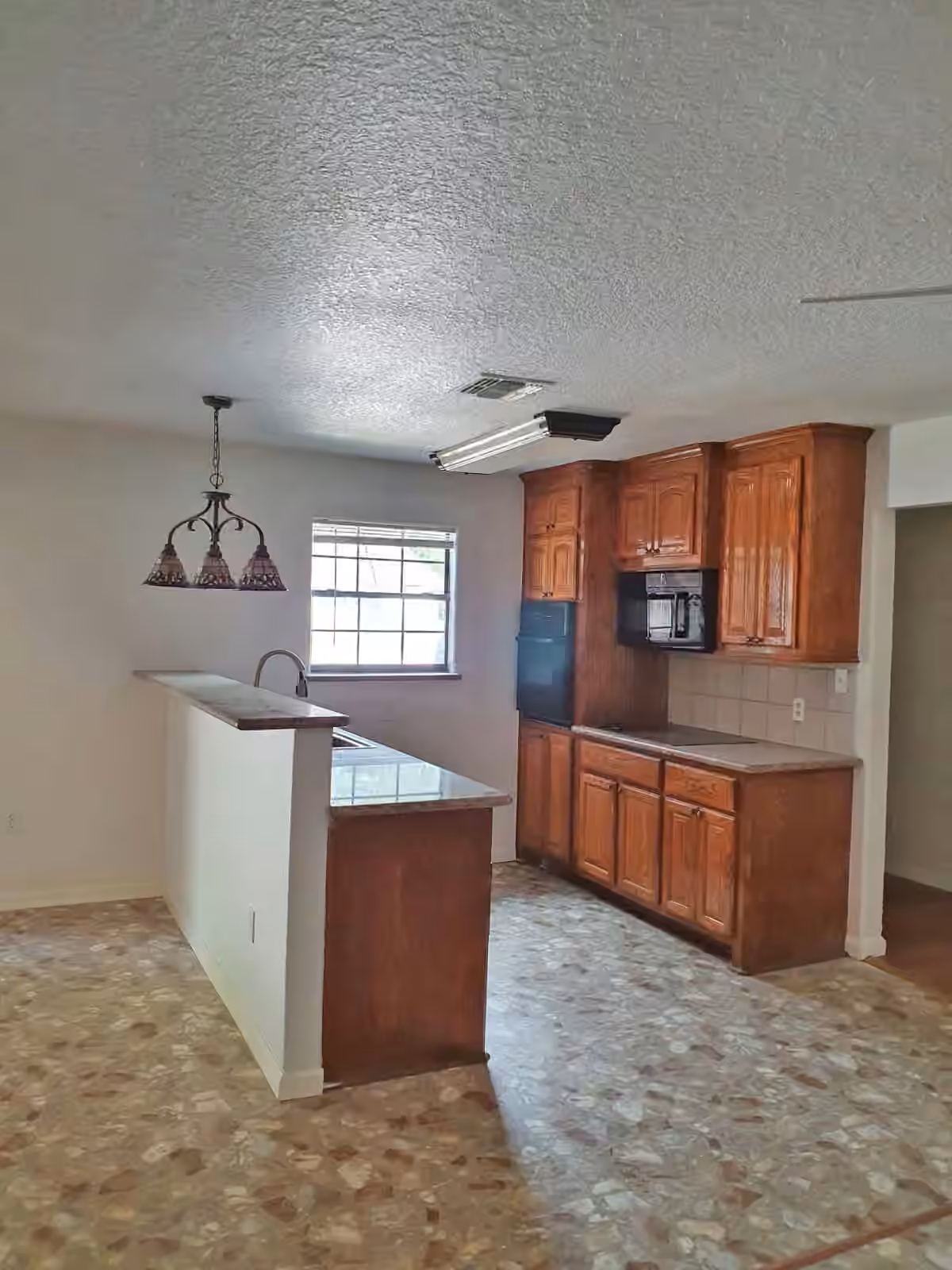Photo 7 of 1272 Pecan Street, Clute, TX