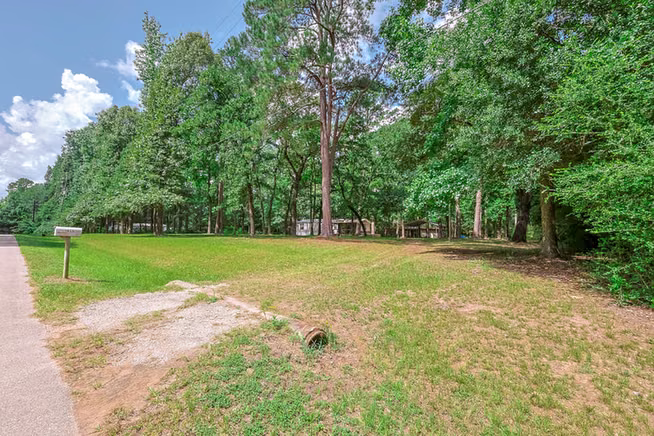 Photo 3 of 1815 Will Scarlett Street, Montgomery, TX