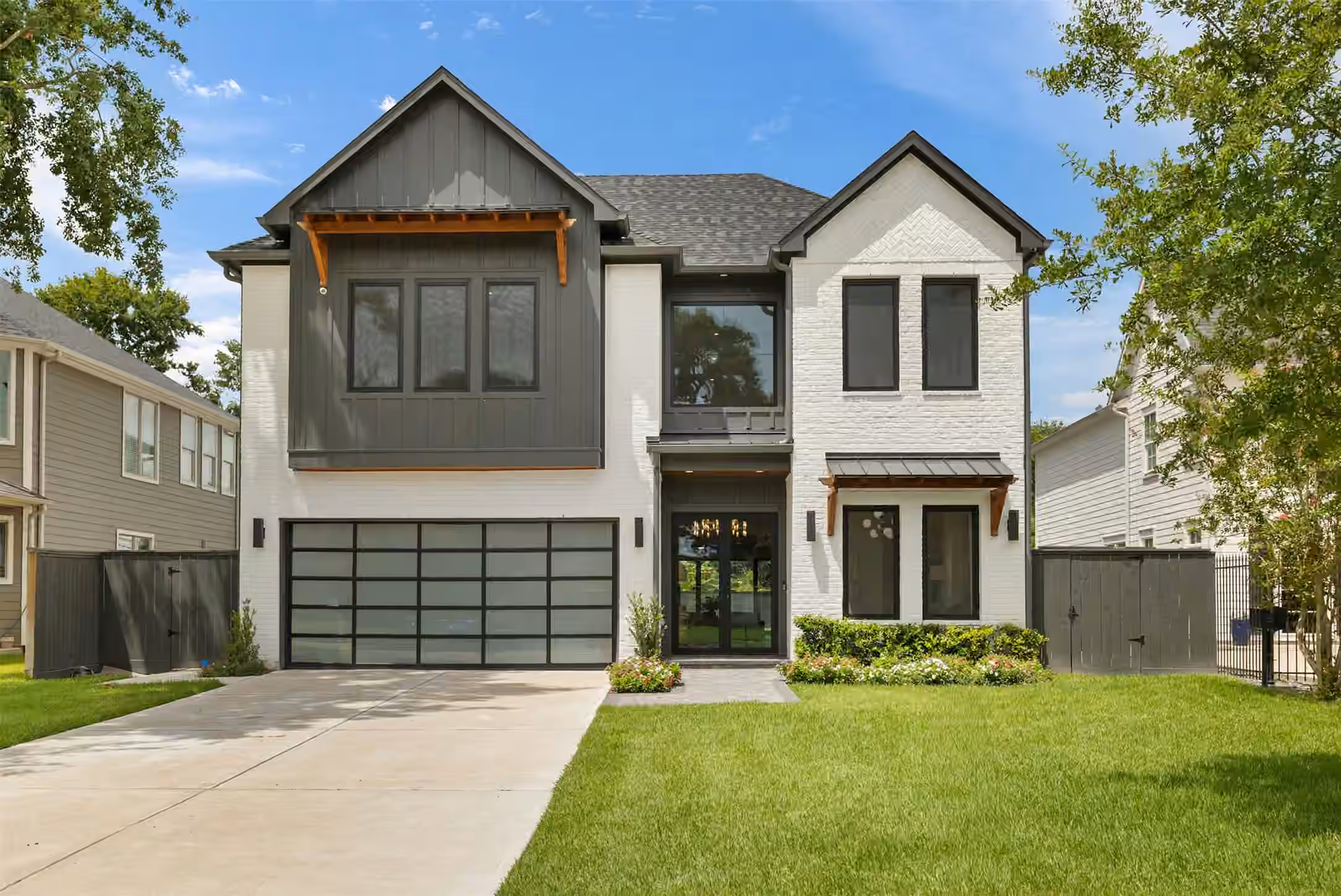 Photo 2 of 934 W 43rd Street, Houston, TX