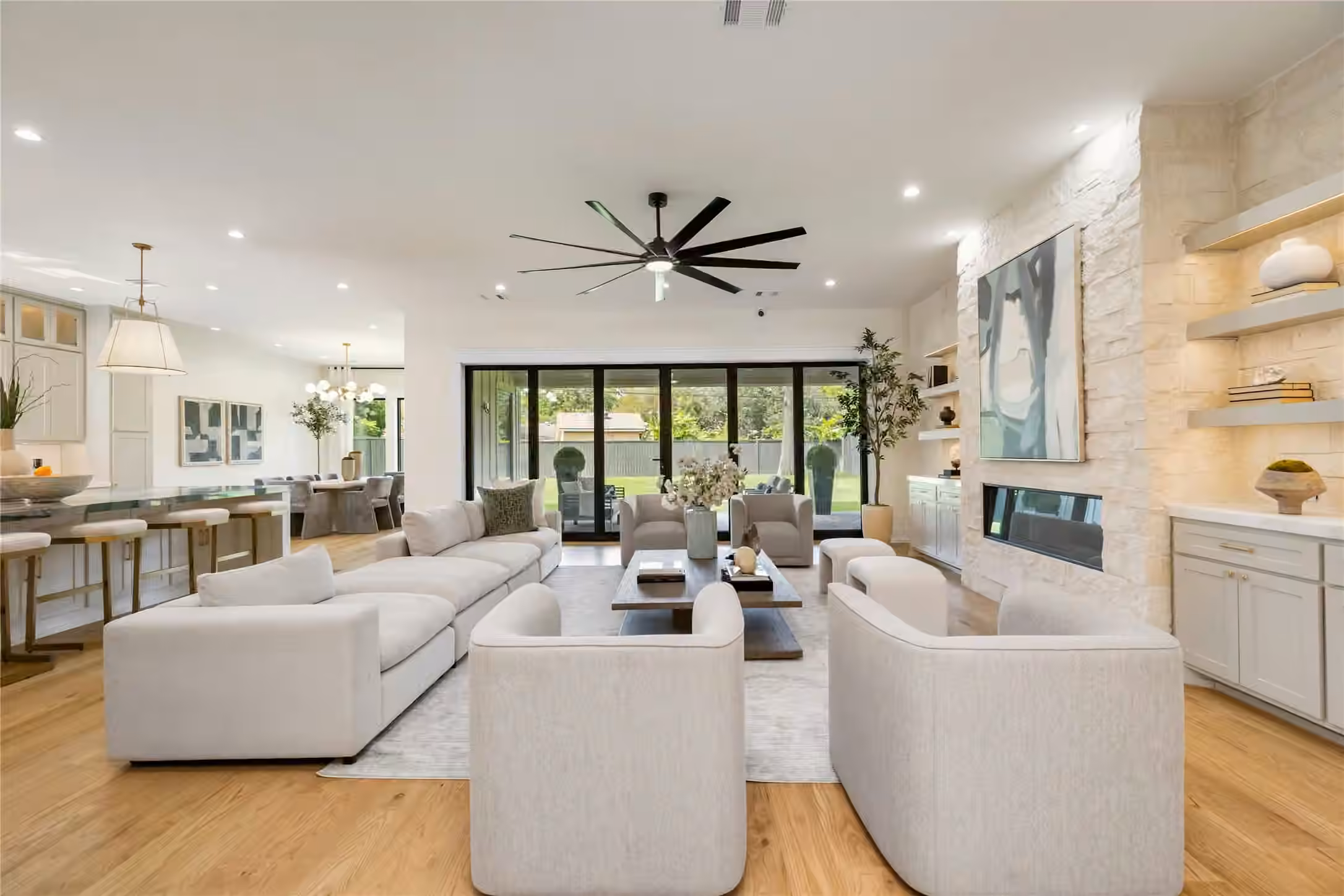 Photo 5 of 934 W 43rd Street, Houston, TX