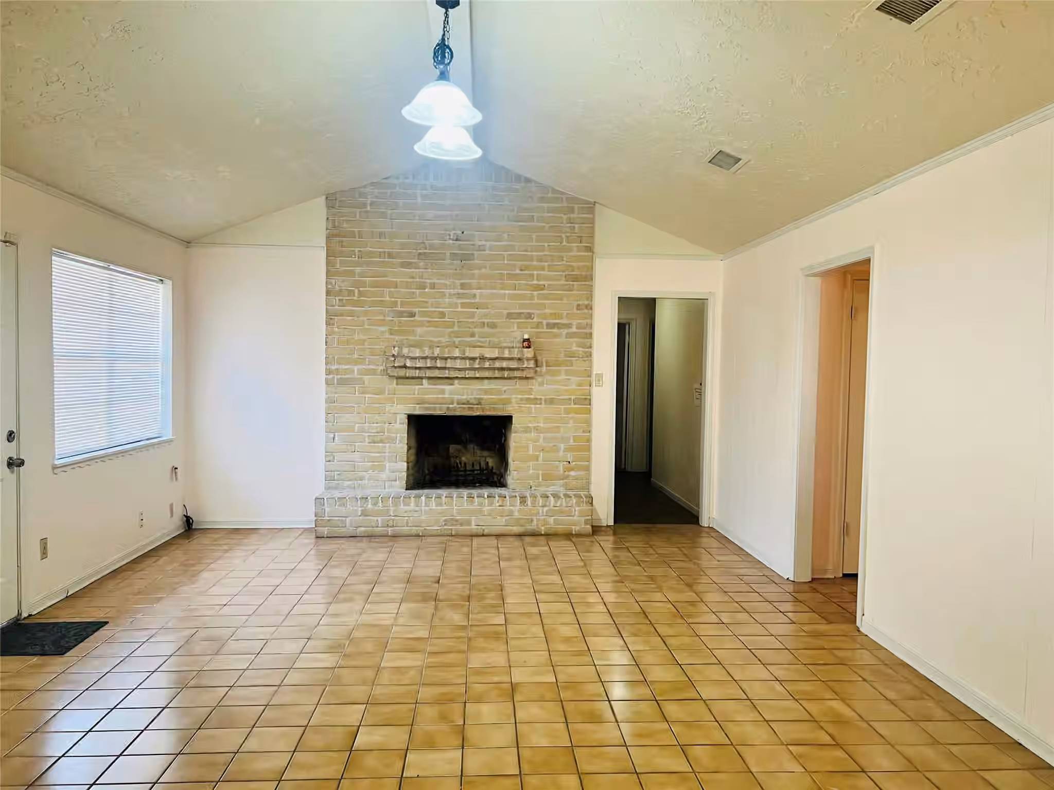 Photo 4 of 12614 Hunting Briar Drive, Houston, TX