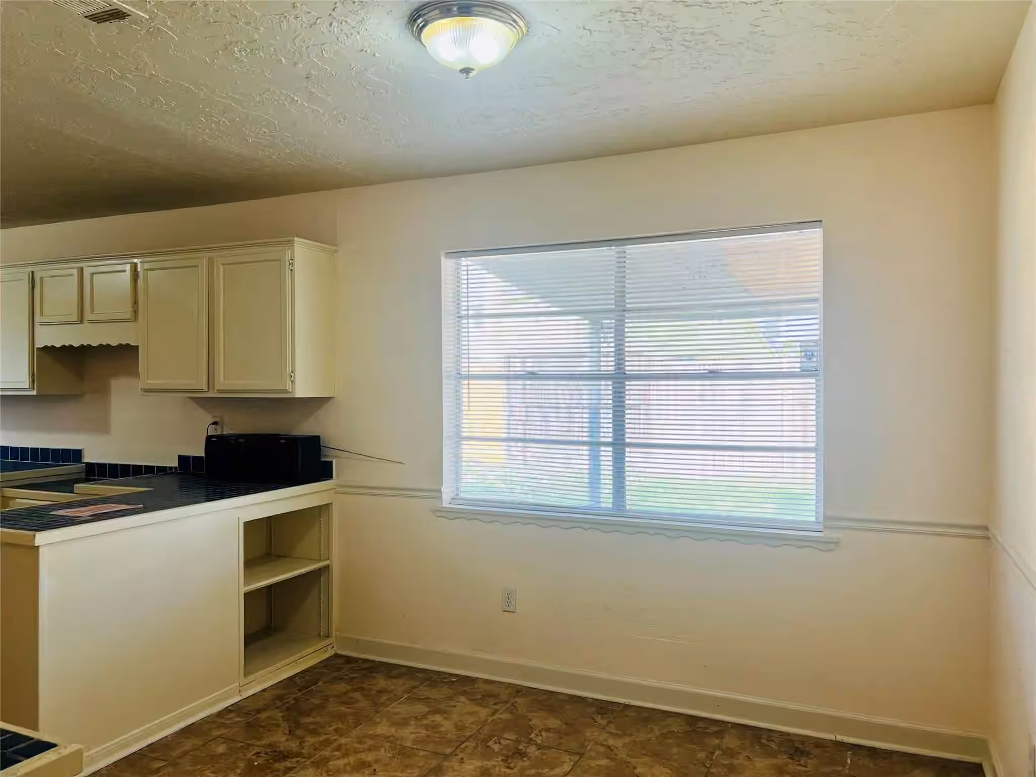 Photo 6 of 12614 Hunting Briar Drive, Houston, TX