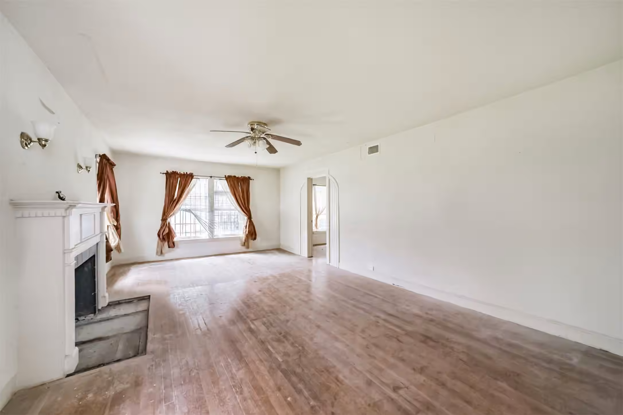 Photo 5 of 2904 Palm Street, Houston, TX