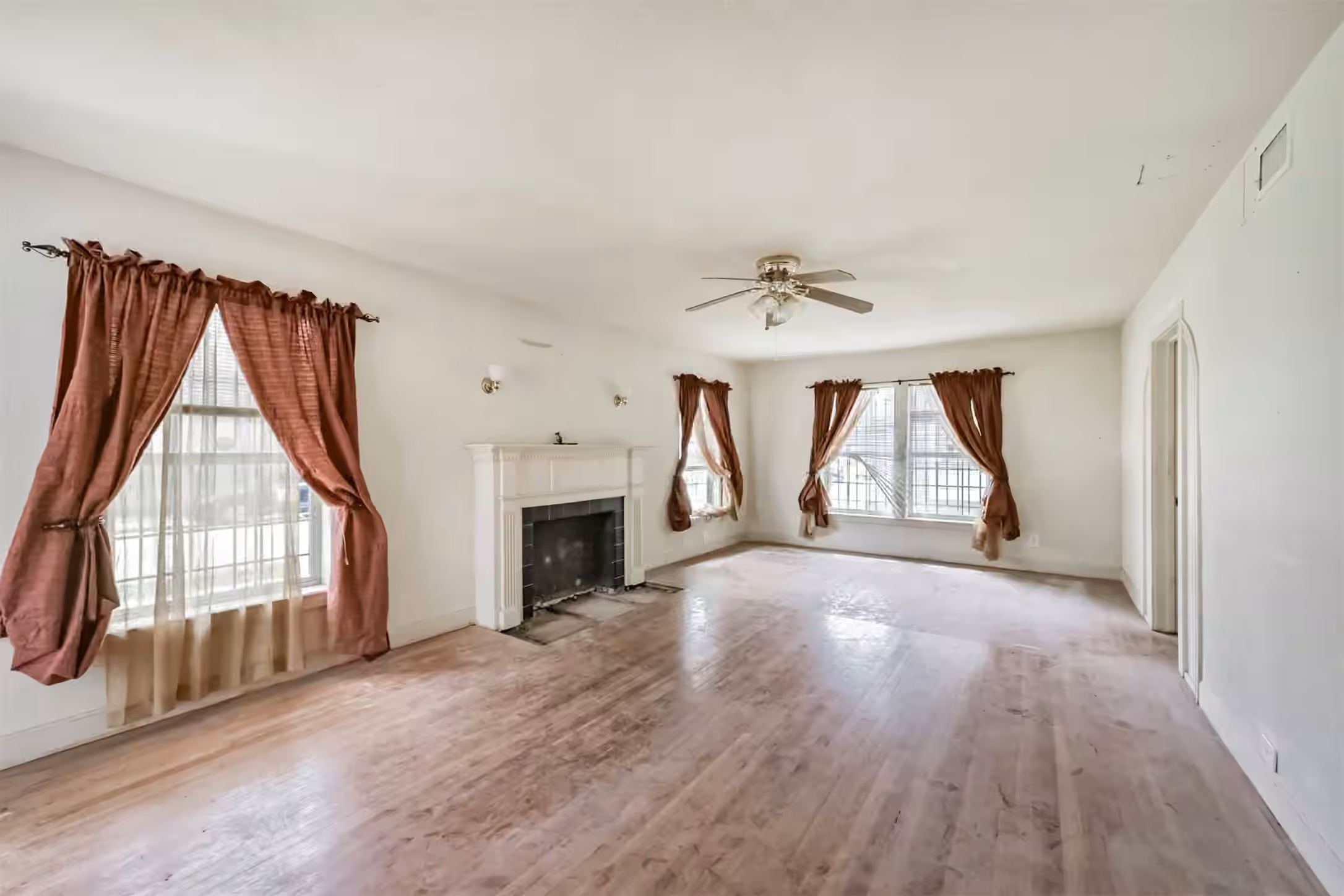 Photo 6 of 2904 Palm Street, Houston, TX