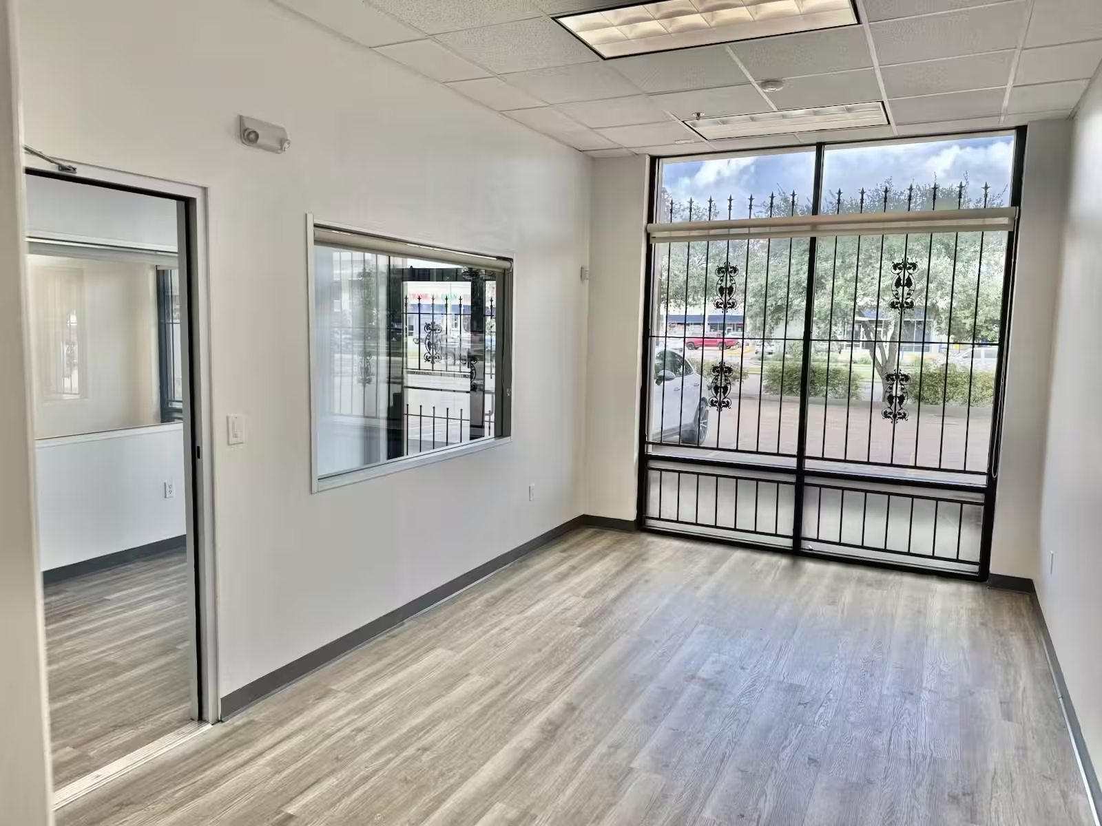 Photo 5 of 12989 Bellaire Boulevard 2, Houston, TX
