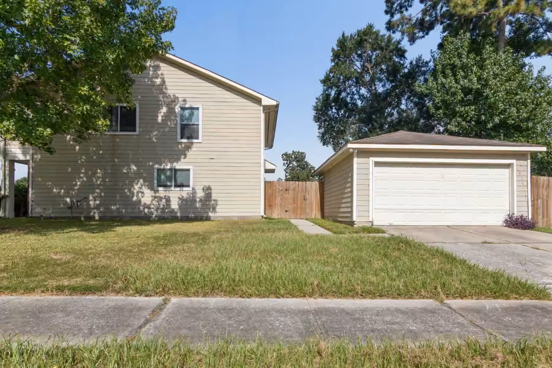Photo 2 of 439 Laurel Timbers Drive, Houston, TX