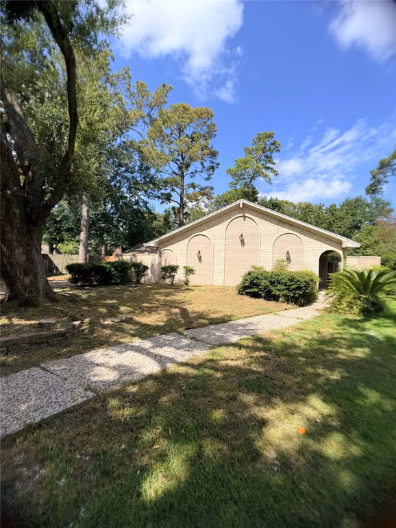 Photo 3 of 5342 Lawn Arbor Drive, Houston, TX
