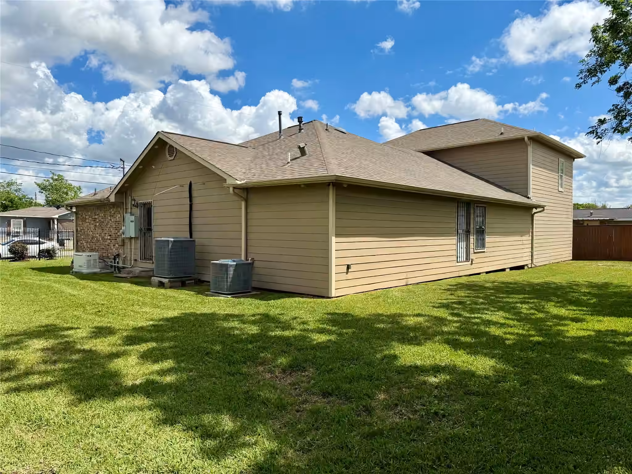 Photo 3 of 14110 Brownsville Street, Houston, TX