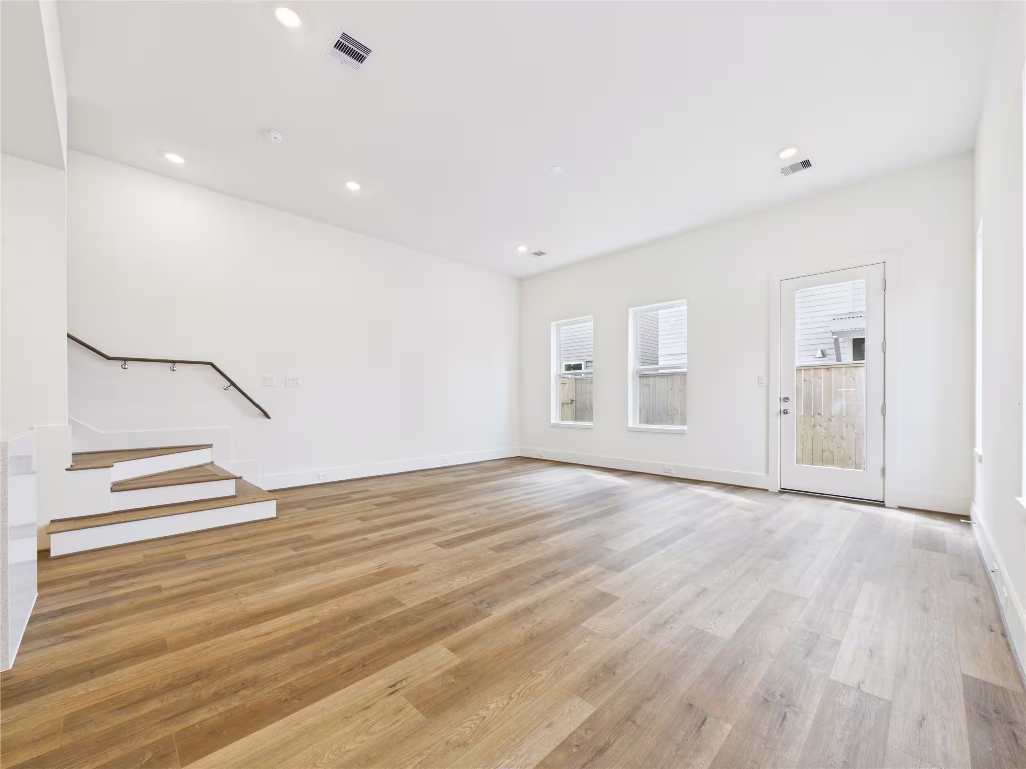 Photo 3 of 7506 Carver Road A, Houston, TX